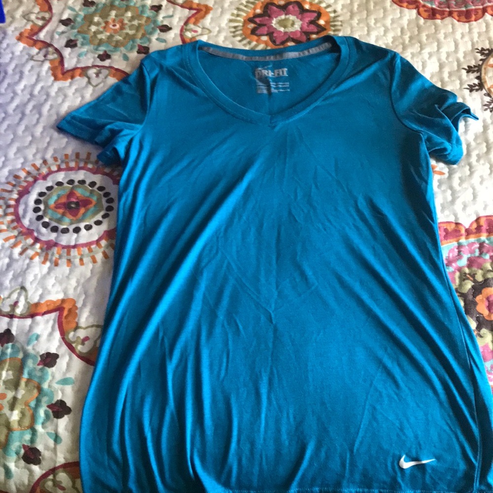 Like new Nike teal shirt